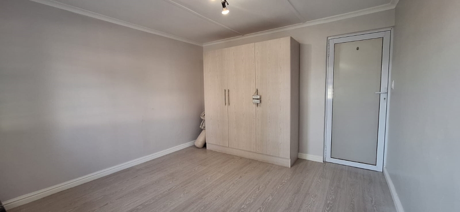 5 Bedroom Property for Sale in Elfindale Western Cape